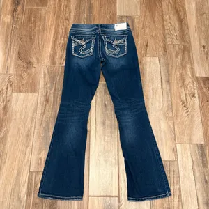 Silver Jeans Co Suki Surplus Mid Rise Bootcut Jeans thumbnail 6
