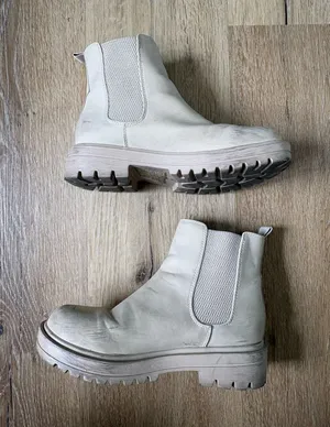 Beige Chelsea Ankle Boots Tan Size 5.5 thumbnail 1