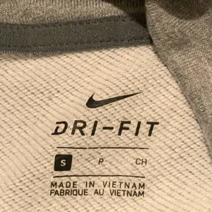 Nike grey sweatshirt size small thumbnail 3