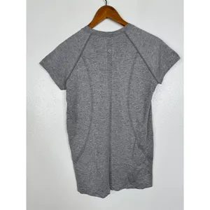 Lululemon Swiftly Tech Short Sleeve 2.0 Grey Heathered Running‎ Shirt Womens 8 thumbnail 2