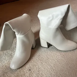 Kohl's Cream Heeled Boots White Size 8.5 thumbnail 2