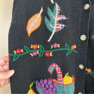 Vintage Karen Scott Black Cardigan Sweater Vest Large Fall Fruit Bear Embroidery thumbnail 3