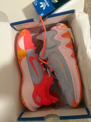 Basketball/Volleyball shoes thumbnail 7