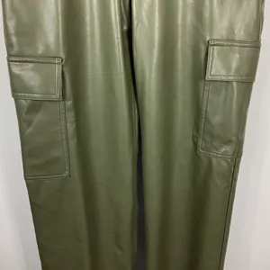Abercrombie & Fitch The 90's Relaxed High Rise Cargo Vegan Leather Pants Size 6 thumbnail 4