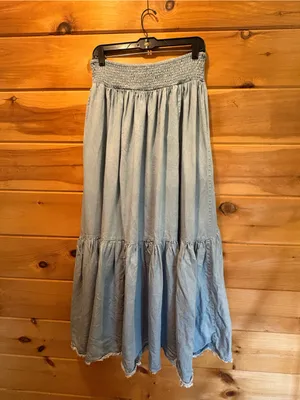 Vici Light Blue High-Low Tiered Maxi Skirt with Smocked Waist size Medium thumbnail 5