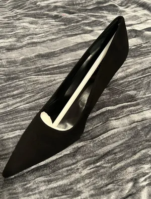 Good American suede heels Size 9 thumbnail 1