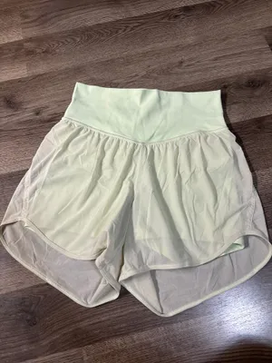 Lululemon light green athletic shorts size 4 thumbnail 3