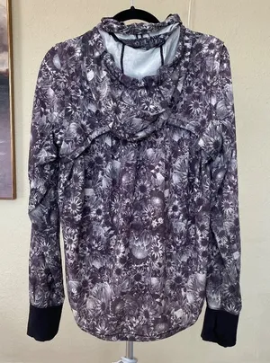 Lululemon‎ Bring Back The Track Jacket floral size 8 thumbnail 1
