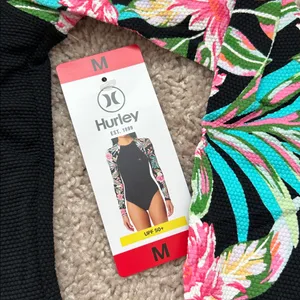 Hurley women’s swimsuit. M thumbnail 8