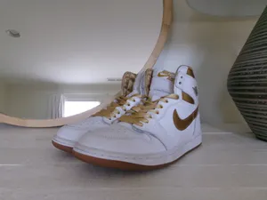 Nike Jordan Air 1 High OG Metallic Gold White Sneakers thumbnail 3