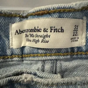 Abercrombie & Fitch The Slim Straight Ultra‎ High Rise Jeans Size 31/12 thumbnail 3