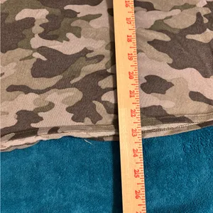 🪖 Lucky Brand Camo Print Soft Knit Tee – Size XL thumbnail 4