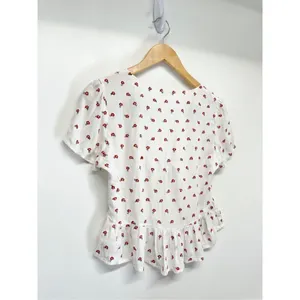 John Galt Cropped Floral Top‎ Size Medium White Red Tie Front Ruffle thumbnail 5
