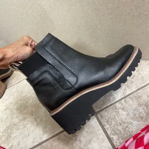 Dolce Vita Black Leather Wedge Chelsea Boots Leopard Pull Tab Lug Sole women 8 thumbnail 5