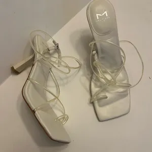 Marc Fisher LTD Dariana Strappy Sandal size 8 white‎ thumbnail 3