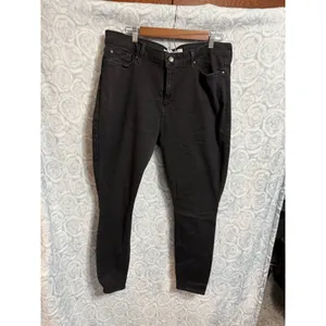 Levi's Black High-Rise Skinny Jeans thumbnail 5