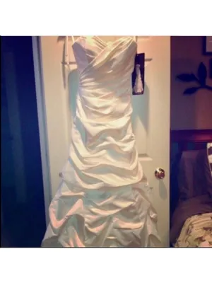 EMERALD BRIDAL COUTURIER Wedding Dress Style 9160 size 10 thumbnail 2