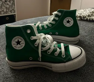 Converse Chuck Taylor High-Top thumbnail 1