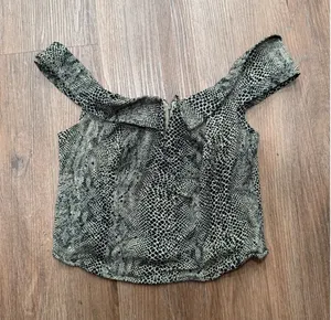 Free People Snakeskin Off Shoulder Crop Top Green‎ Black XS Sweetheart Zipper thumbnail 1
