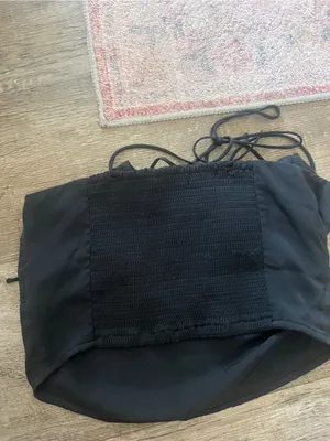 Abercrombie Black Tie-Shoulder Ruched Crop Top thumbnail 9