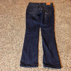 Levi's 505 Straight Leg Jeans Women's Size‎ 28 Dark Wash Denim thumbnail 6