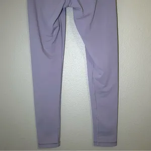 Aritzia TNA Purple Logo Mid Rise 7/8 Leggings Women’s Size Small thumbnail 7