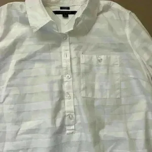 Tommy Hilfiger Boyfriend Fit White On White Button Down Blouse Size Medium thumbnail 4