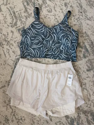 Hollister Gilly Hicks Athletic Set Blue Print Sports Bra & White Shorts XXL thumbnail 2