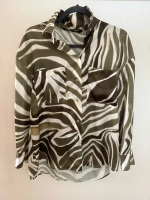ZARA Zebra Button Down thumbnail 1