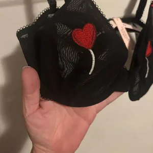Vs bra thumbnail 4