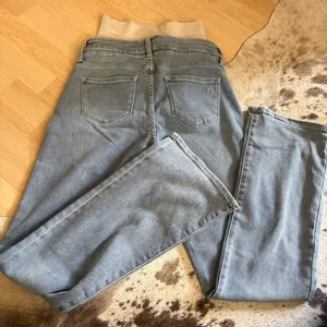 BLANQI Maternity Straight Leg Light Wash Jeans‎ Size 0 thumbnail 5
