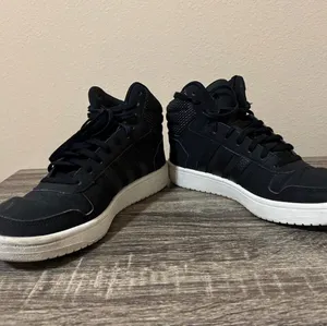 Women’s high top Adidas Black 9.5 thumbnail 6