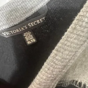 S354. Victoria's Secret black and grey sweatshirt dress Size XL thumbnail 2