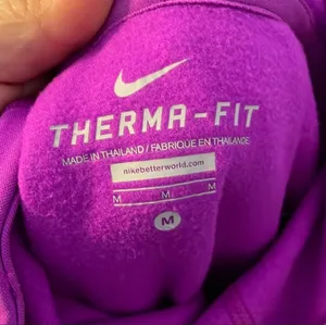 Therma Fit Purple Hoodie Higher neckline Embroidered Logo size M thumbnail 4