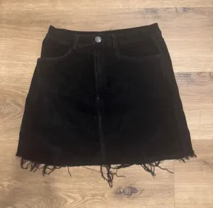Brandy Melville Skirt Mini thumbnail 1