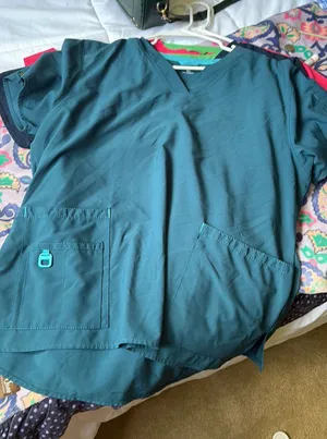 Carhartt Scrub Top thumbnail 1