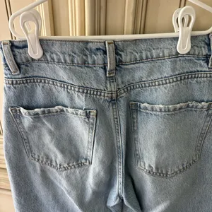 Women’s GARAGE Denim Light Blue Vintage Straight Leg Distressed Jeans Sz 5 / 27 thumbnail 4