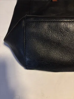 Fossil…Rachel Tote Black Pebbled Leather Tote With Brown Contrasting Handles thumbnail 9