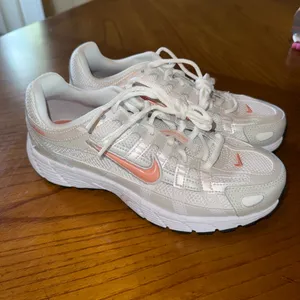 Nike P-6000 GS Summit White Apricot Agate Women’s 6/4.5y thumbnail 2