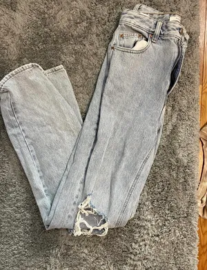 Size 26 Pacsun 90’s Boyfriend Jeans thumbnail 1