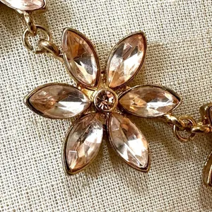 Flower rhinestone necklace thumbnail 3