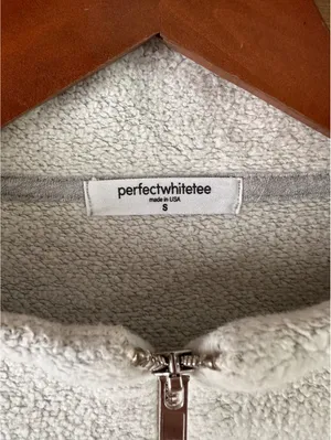 PerfectWhiteTee Tyra Fleece 1/4 Zip Pullover in Heather Grey Women’s Small thumbnail 7