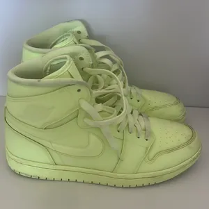 Size 9 thumbnail 1