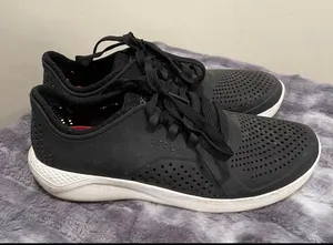 Croc Tennis Shoes Size 9 thumbnail 1