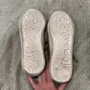 2/$20 Not Rated Women's ILLANA Fashion Sneaker Gold Star Glitter thumbnail 8