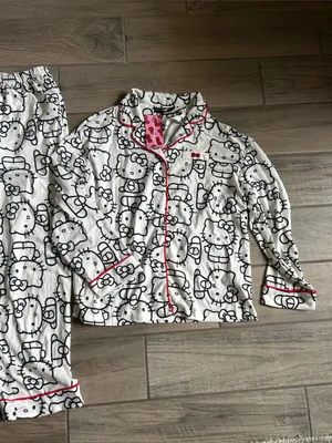 Hello Kitty White Pajama Set with Black Print and Pink Piping thumbnail 3
