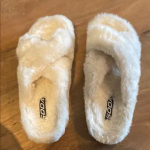Soda Cream Fuzzy Slippers thumbnail 1
