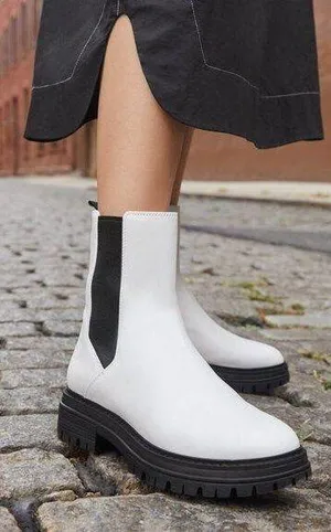 BP. Kora Lug Chelsea Boot in White Size US 8.5 thumbnail 1