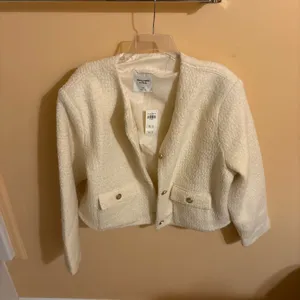 NWT Abercrombie & Fitch Cream Boucle Fabric Gold Button Blazer thumbnail 5