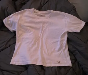 Hollister crop top thumbnail 1